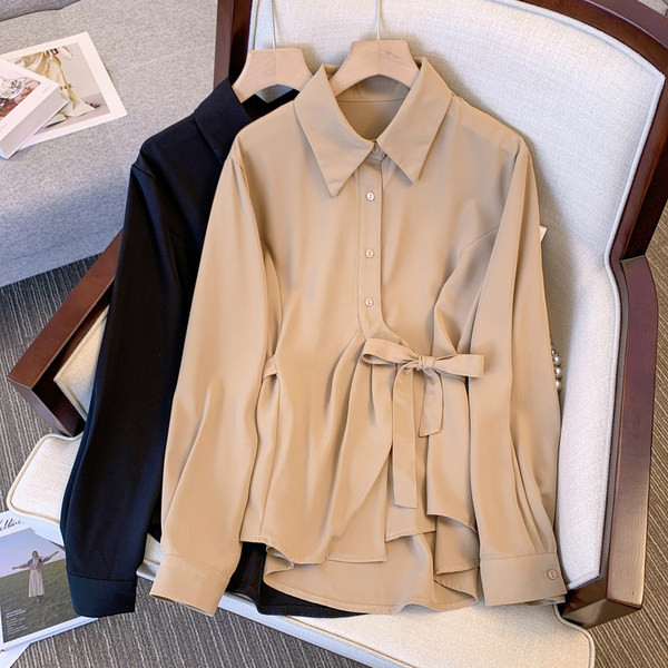 Női ing - széles modell övvel és gombokkal