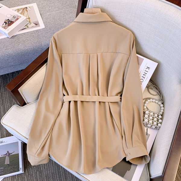 Női ing - széles modell övvel és gombokkal