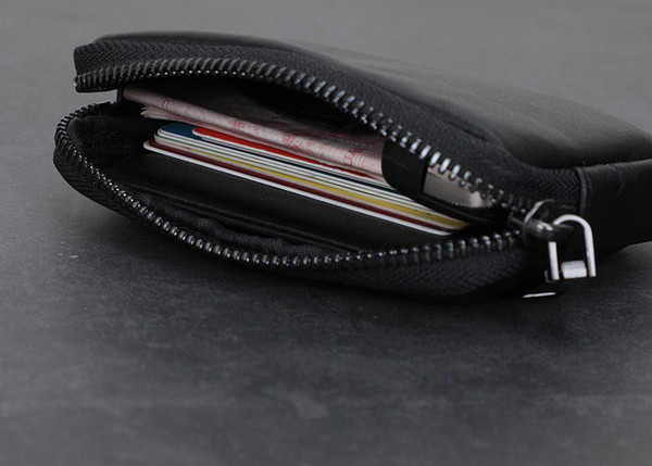 Portofel mic pentru bărbați cu fermoar de culoare neagră