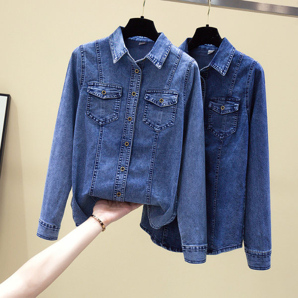 Moteriški džinsiniai marškiniai su sagomis