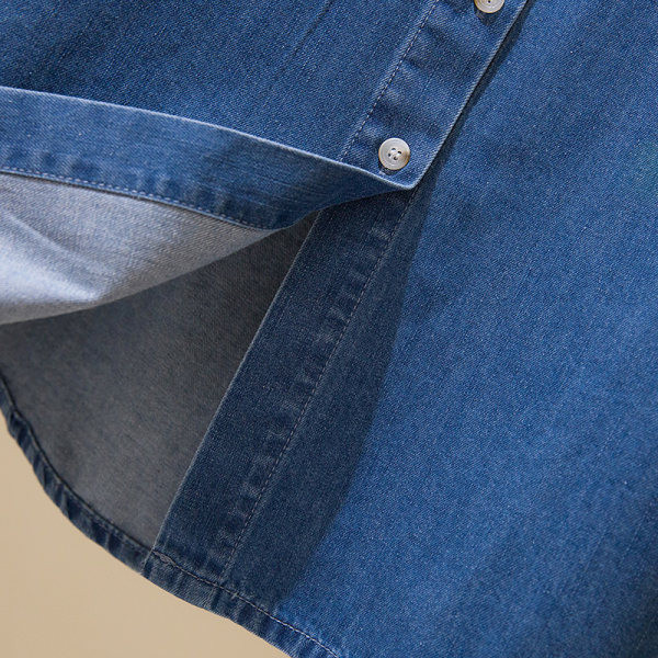 Moteriški džinsiniai marškiniai su sagomis ir kišene