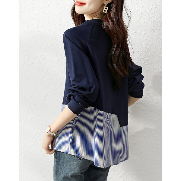 Moteriška palaidinė su sagomis ir ilgomis rankovėmis