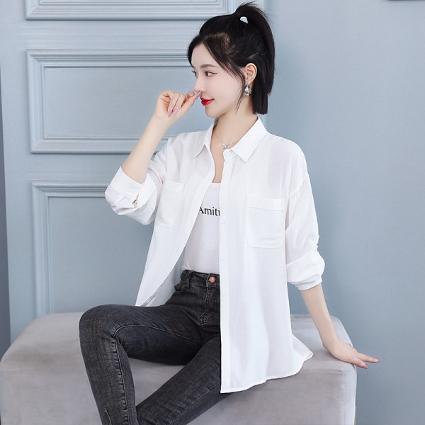 Pavasariniai moteriški marškiniai su sagomis ir plataus kišenės raštu