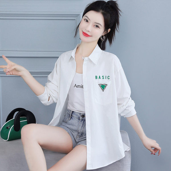 Moteriški vidutinio ilgio marškinėliai marginti