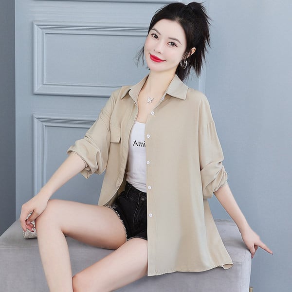 Nööbitav, keskmise pikkusega avara särk