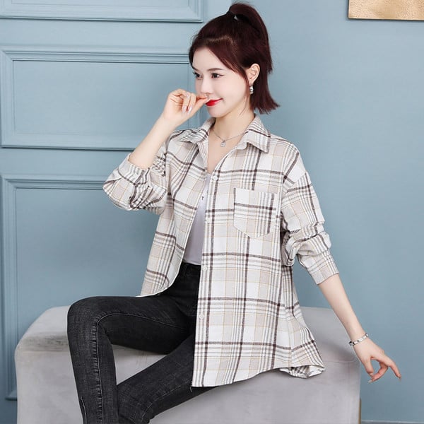 Naiste ruuduline krae ja taskuga särk