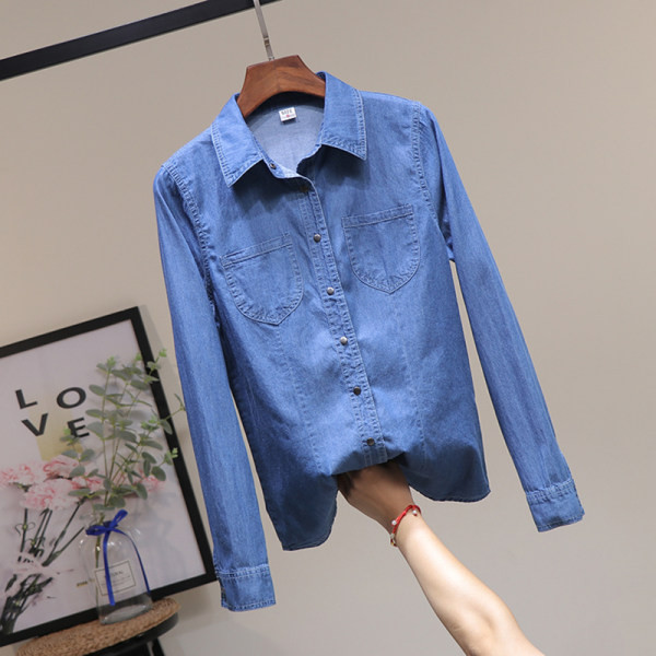 Moteriški džinsiniai marškiniai ilgomis rankovėmis ir sagomis