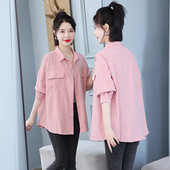 Švarūs moteriški marškiniai su klasikine apykakle ir sagomis