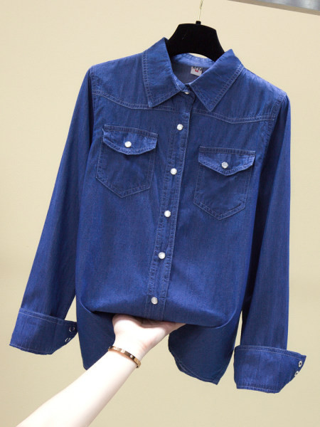 Moteriški džinsiniai marškiniai ilgomis rankovėmis, sagomis ir kišene