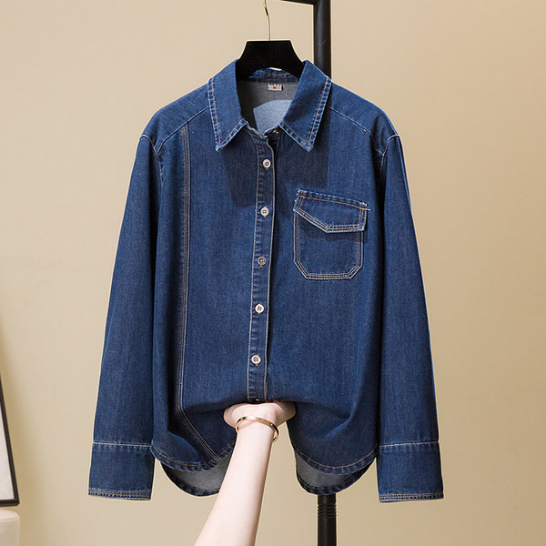 Džinsiniai laisvalaikio marškinėliai su kišene ir sagomis