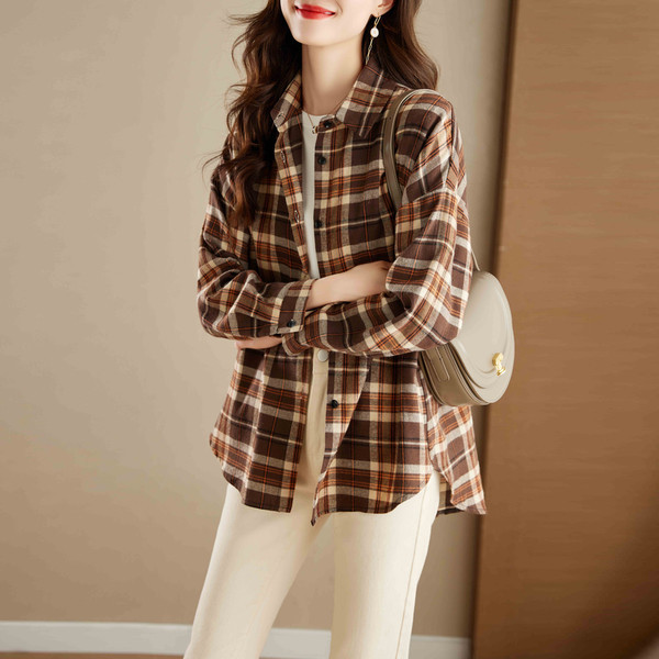 Gombos, középhosszú kockás ing