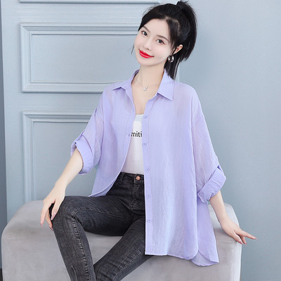 Moteriški platūs marškiniai su klasikine apykakle