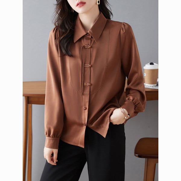 Elegantne klassikalise krae ja nööpidega naiste särk