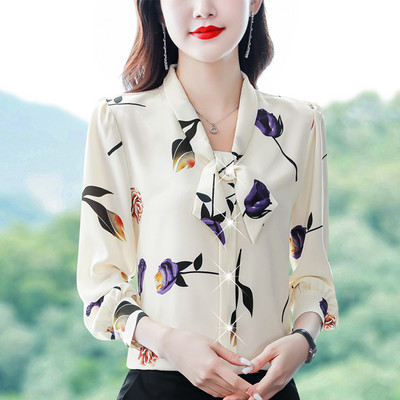 Női ing virágos motívumokkal és szalaggal