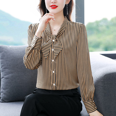 Moteriški dryžuoti marškiniai su kaspinu ir sagomis