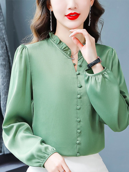 Elegantna ženska košulja dugih rukava i špicastog dekoltea