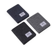 Férfi pénztárca több rekesszel bankjegyek és hitelkártyák tárolására