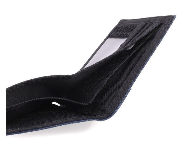 Vyriška piniginė su kreditine kortele