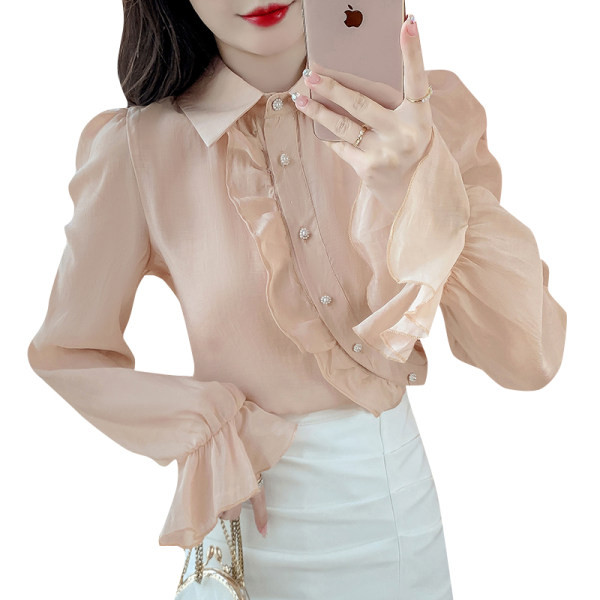 Elegáns női ing klasszikus gallérral és kivágott ujjakkal