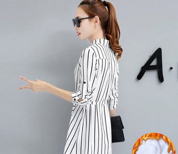 Moteriški vidutinio ilgio marškinėliai su diržu