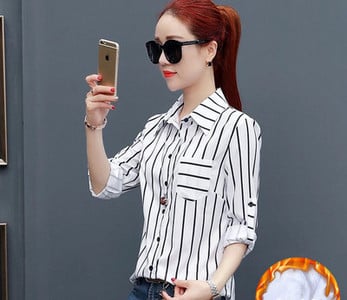 Moteriški vidutinio ilgio marškinėliai su diržu