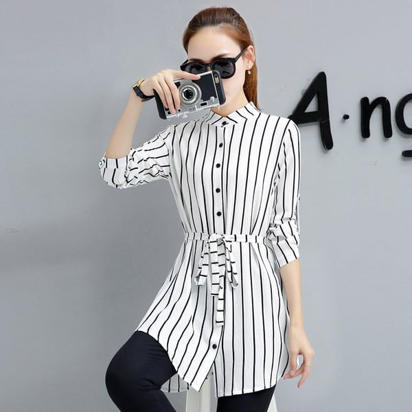 Moteriški vidutinio ilgio marškinėliai su diržu