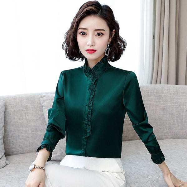 Įvairių spalvų elegantiški moteriški marškiniai