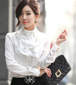 Elegáns női ing hosszú ujjal és magas gallérral