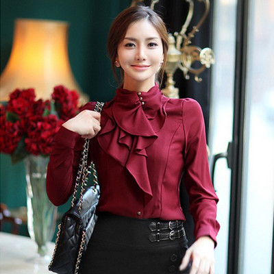 Elegáns női ing hosszú ujjal és magas gallérral