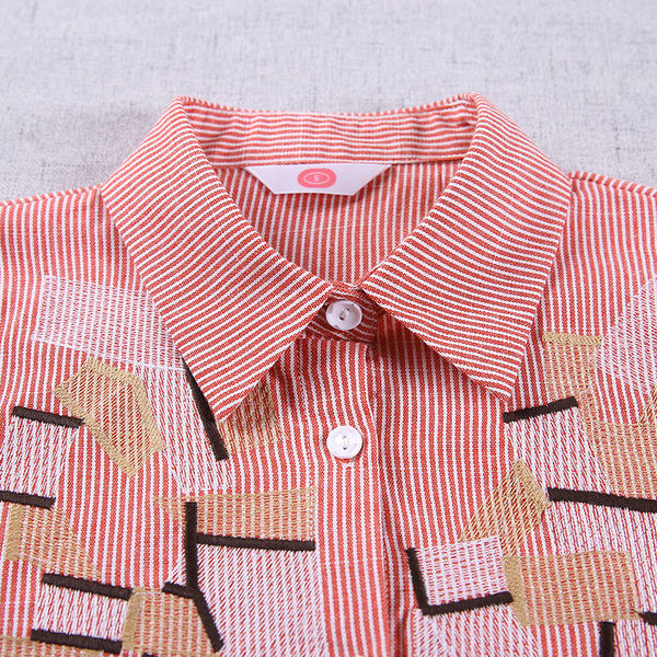 Dryžuoti moteriški marškiniai klasikine apykakle – trijų spalvų