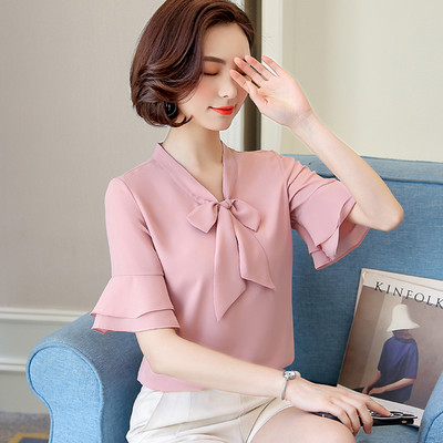 Moteriškų marškinių platus modelis su kaspinu ir 3/4 rankovėmis