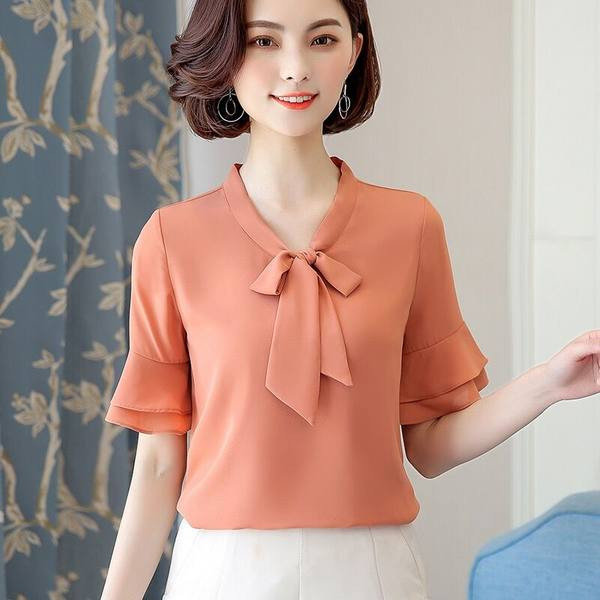 Moteriškų marškinių platus modelis su kaspinu ir 3/4 rankovėmis