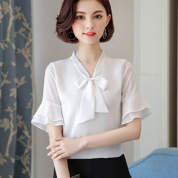 Moteriškų marškinių platus modelis su kaspinu ir 3/4 rankovėmis