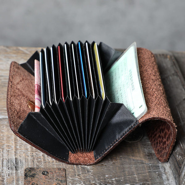 Eko odos vyriška piniginė su sagtimi