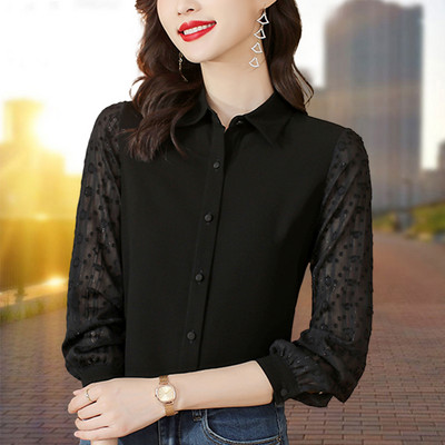 Elegantiški moteriški marškiniai – su siuvinėjimais ir sagomis