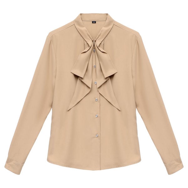 Moodne pikkade varrukate nööpide ja ovaalse kaelusega särk