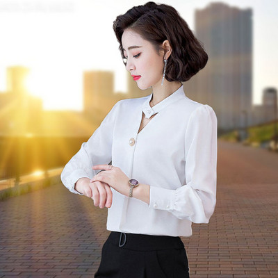 Elegantiški moteriški marškiniai su sagomis ir dekoratyviniais perlais