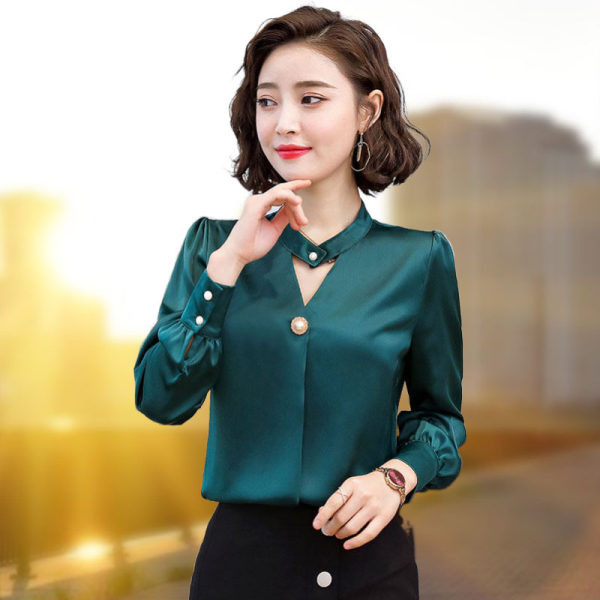 Elegantiški moteriški marškiniai su sagomis ir dekoratyviniais perlais