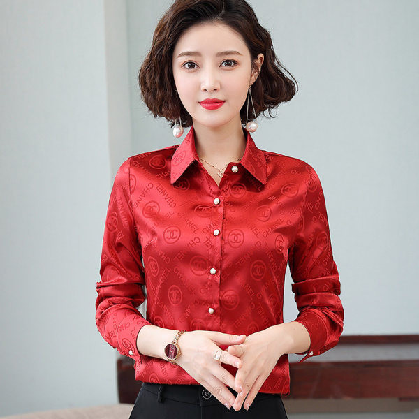 Elegáns női ing figurákkal és gombokkal