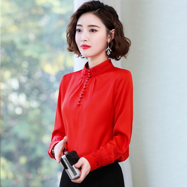 Γυναικείο κομψό πουκάμισο με μακριά μανίκια και κέντημα