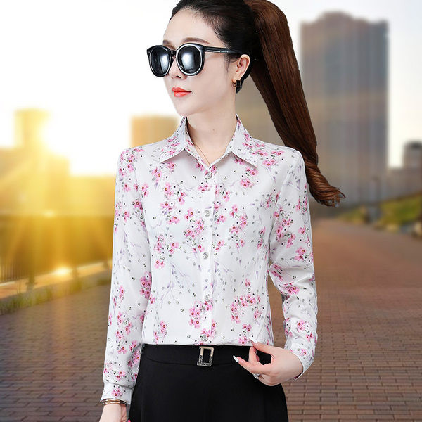Šiuolaikiški moteriški marškiniai su gėlių raštu