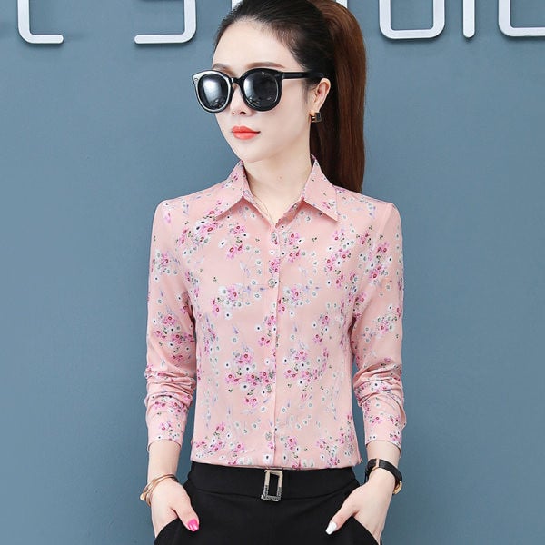 Šiuolaikiški moteriški marškiniai su gėlių raštu