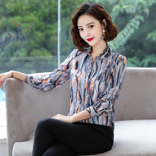 Spalvingi moteriški marškiniai klasikine apykakle