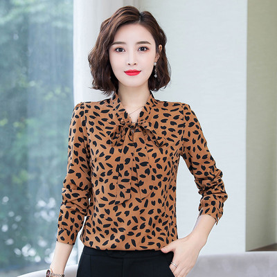 Moteriški marškiniai su leopardo raštu ir kaspinu