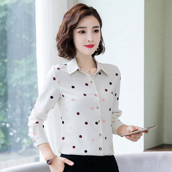 Moodne naiste särk klassikalise krae ja nööpidega