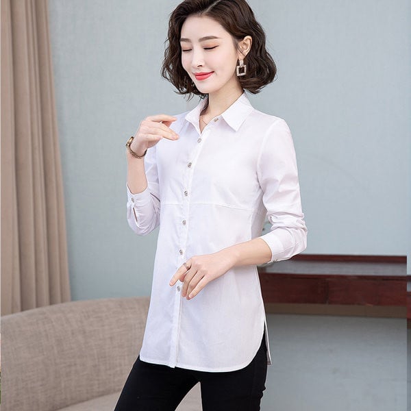 Elegantne naiste särk nööpide ja kraega