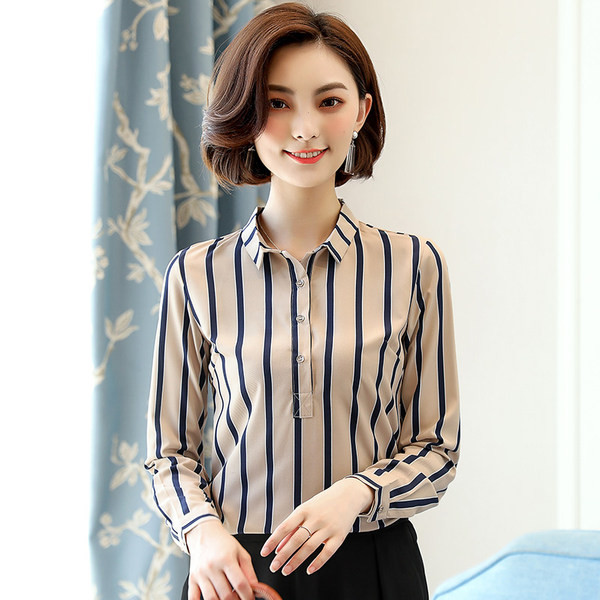 Elegantna ženska košulja na gumbe
