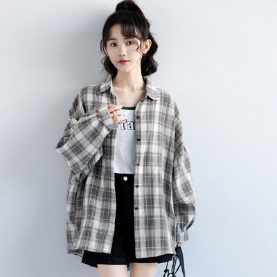 Cămașă cu nasturi în carouri de toamnă