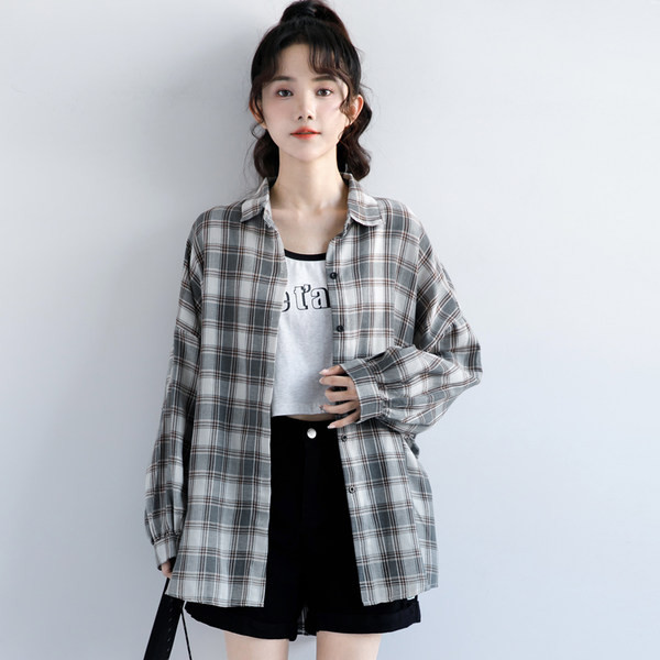 Cămașă cu nasturi în carouri de toamnă