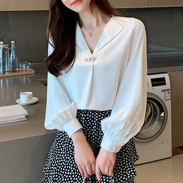 Elegantiški moteriški marškiniai ilgomis rankovėmis ir perlų puošyba